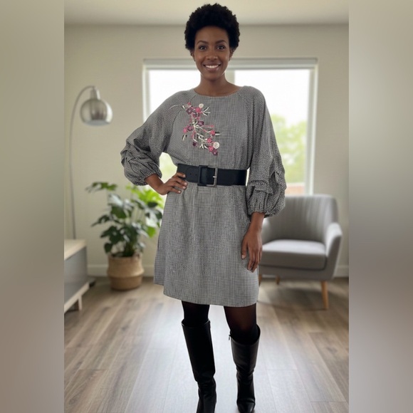 ✨ NWT Neiman Marcus Embroidered Statement Sleeve Dress ✨ - Picture 2 of 10